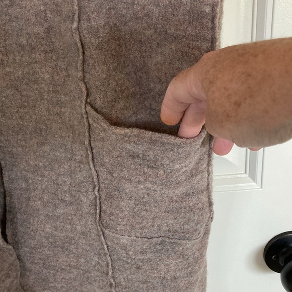 St. Tropez Womens Extra Fine Merino Wool Vest Size L Beige Taupe Long Line - Picture 5 of 9